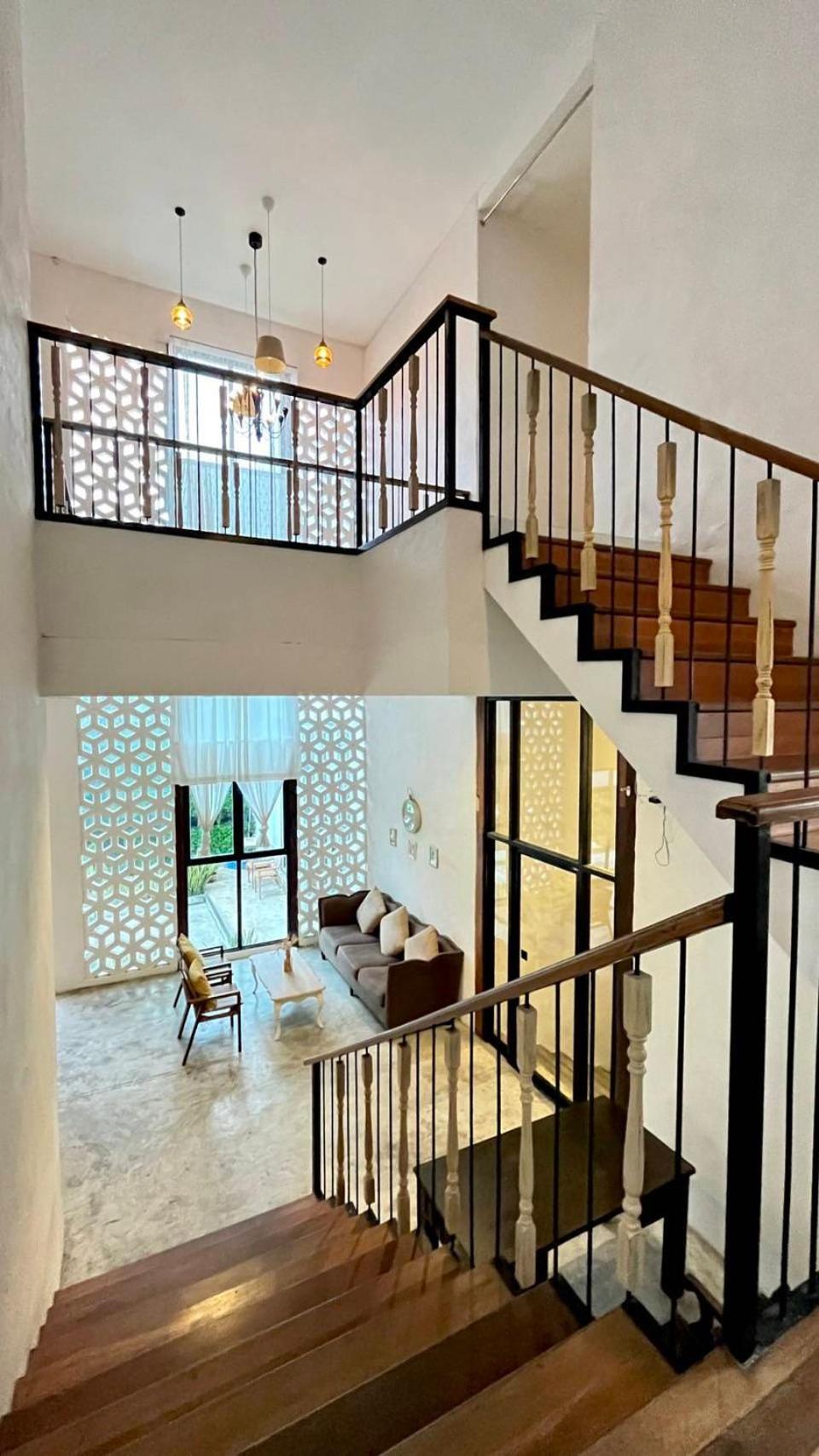 White Wall Riverfront Hotel Кампаенг Пет Екстериор снимка