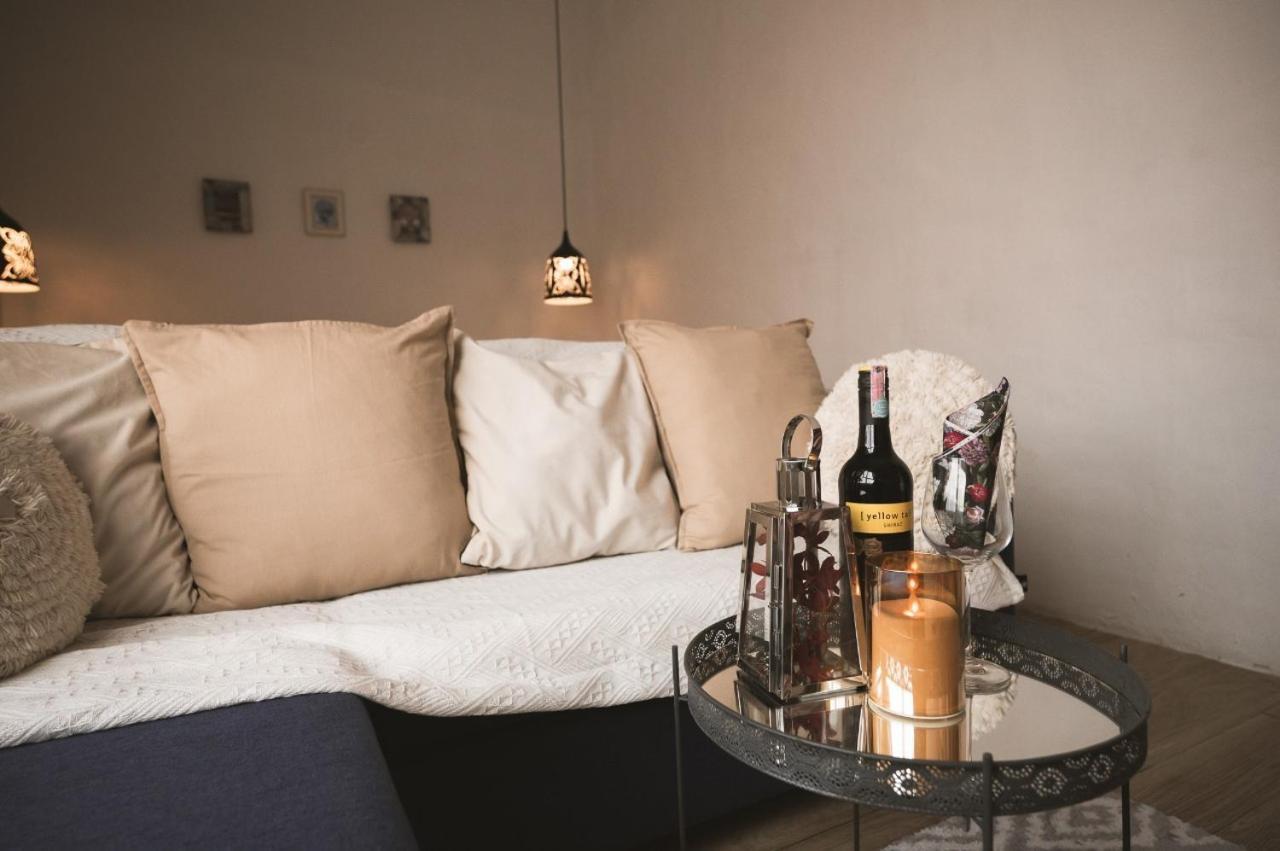 White Wall Riverfront Hotel Кампаенг Пет Екстериор снимка