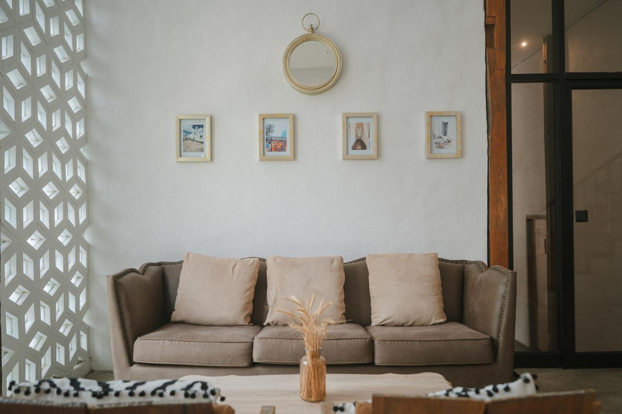 White Wall Riverfront Hotel Кампаенг Пет Екстериор снимка